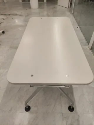 Mesa blanca despacho escritorio VITRA. Ref M74