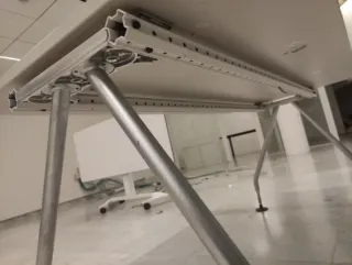 Mesa blanca despacho escritorio VITRA. Ref M74