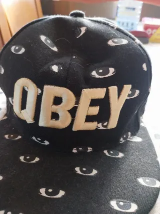Gorra OBEY negra con estampado de ojos