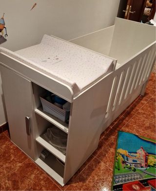 Cuna y cambiador bebé