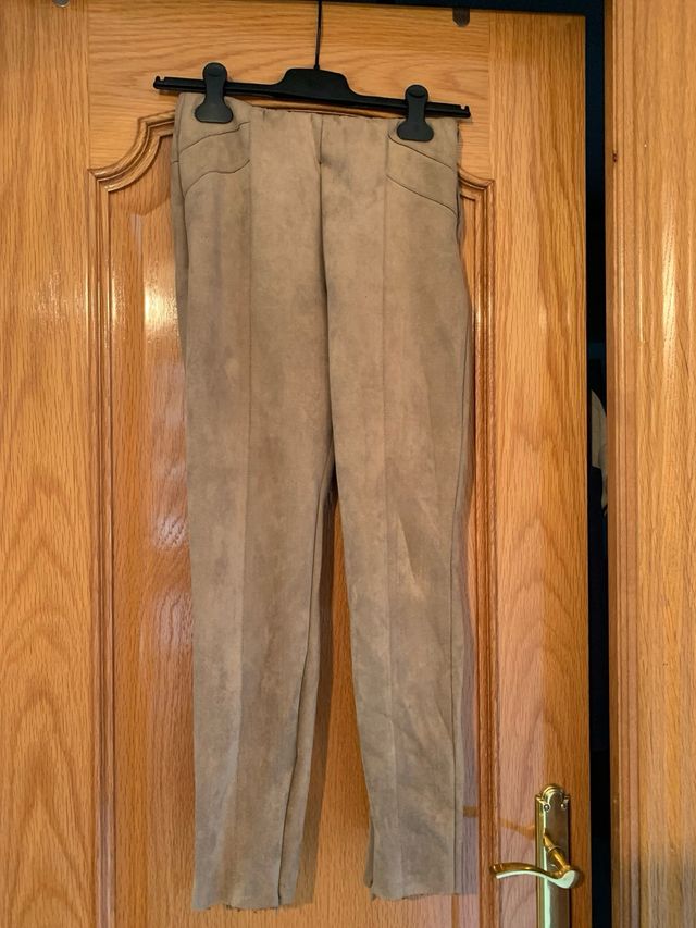 Pantalón Zara efecto ante beige