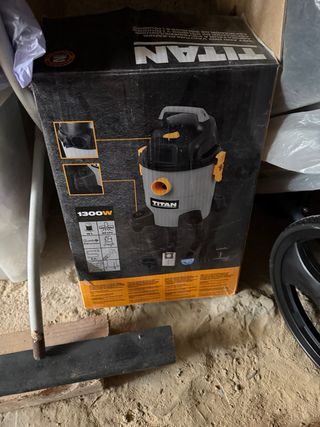 Aspiradora Titan 1300W