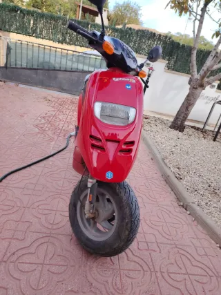 Piaggio Typhoon Roja