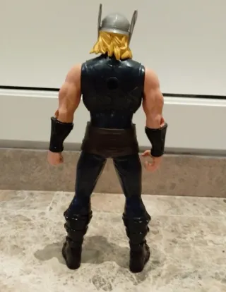 Muñeco Thor Marvel