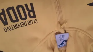 Chaqueta Roda CF Joma cremallera amarilla