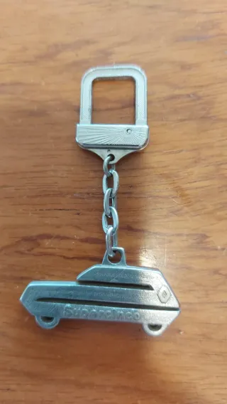 Llavero Renault Supercinco.