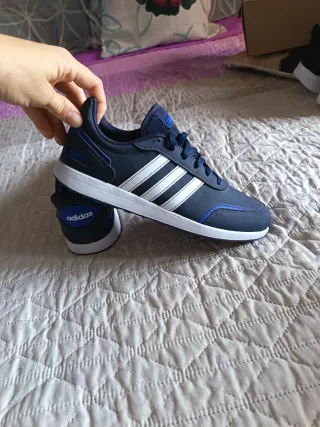 Deportivas Adidas Azul y Blanco