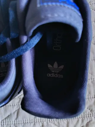 Deportivas Adidas Azul y Blanco