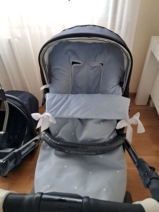 Bebecar ip-op Trio, se entrega con sacos y paragua