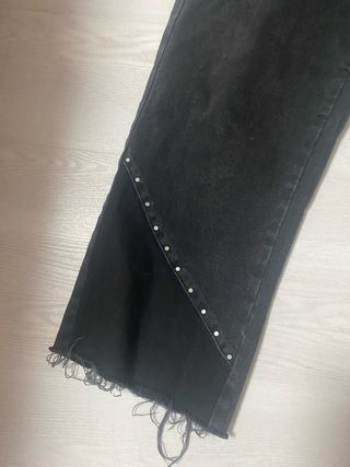 Pantalón jeans negro tachuelas Noon talla 40