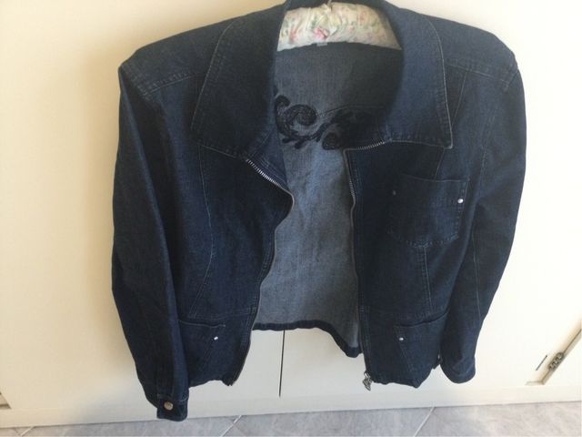 Chaqueta vaquera con cremallera