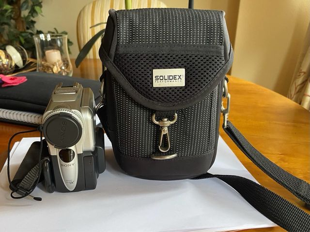 Sony Handycam DCR-PC101E PAL. con accesorios