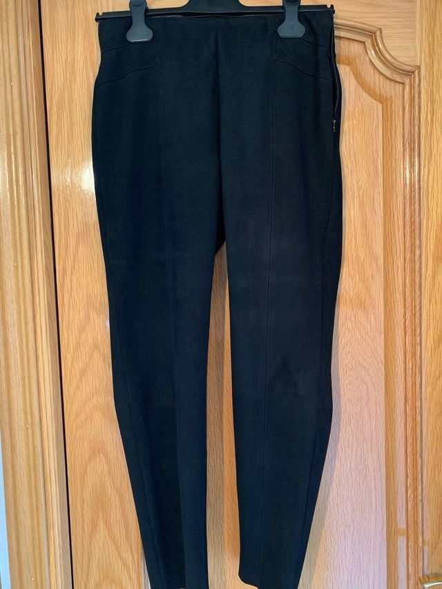 Pantalón Zara tacto ante negro