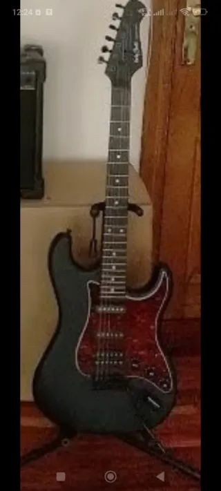 Guitarra Eléctrica + Soporte+ Cable