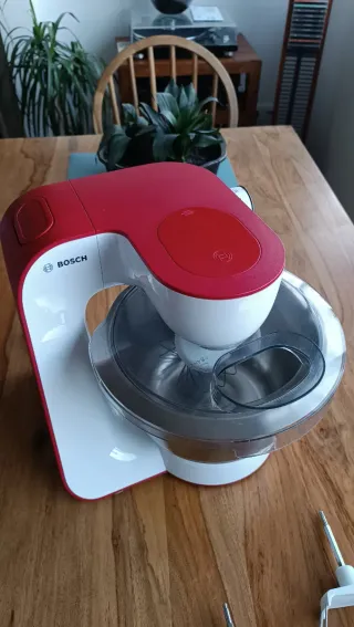 Robot amasador Bosch.