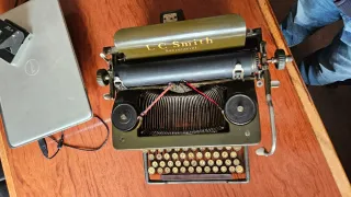 Máquina de escribir L.C. Smith Secretarial