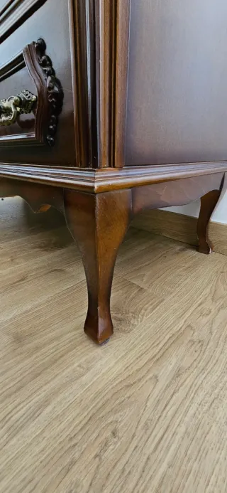 Cómoda y 2 mesitas de noche