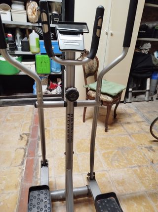 Máquina Elíptica Gimnasio