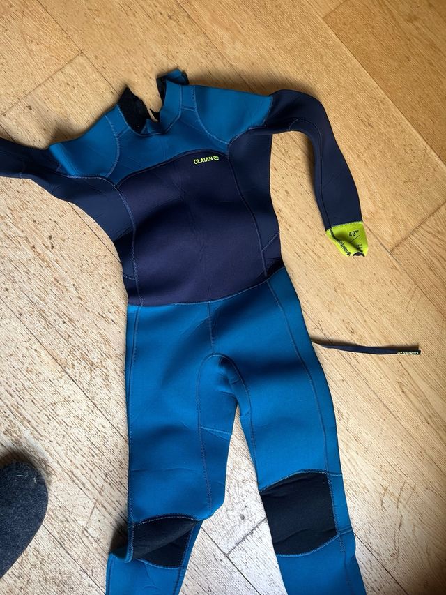 Traje neopreno niños sin usar