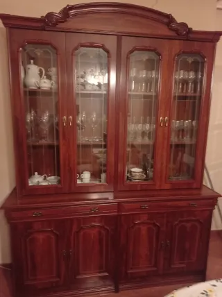 Mueble de salón clásico madera diseño muy bonito,