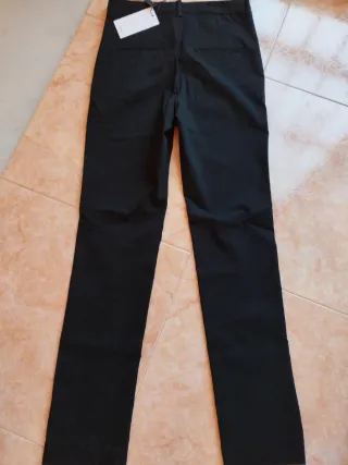 Pantalón negro Mango