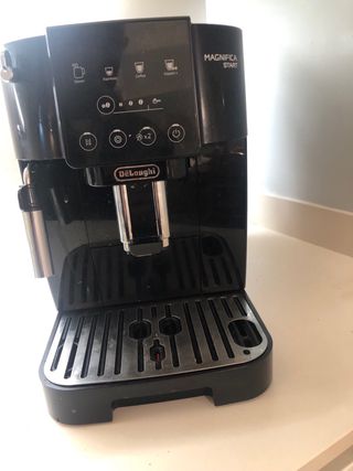 Cafetera Super Automática DeLonghi Magnifica Start