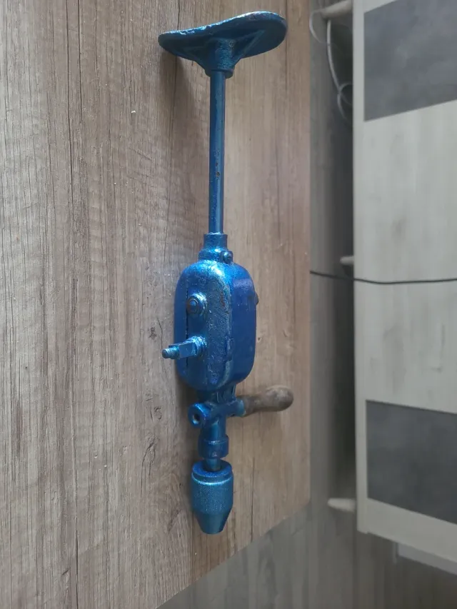 Broca manual antiga azul