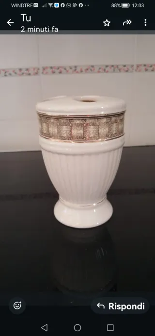 portafiori porcellana bianco oro con portasteli