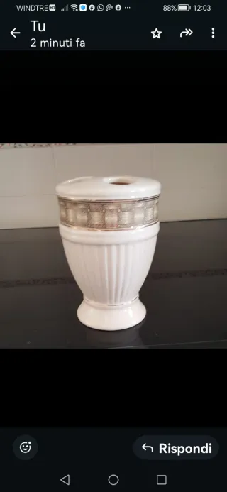 portafiori porcellana bianco oro con portasteli