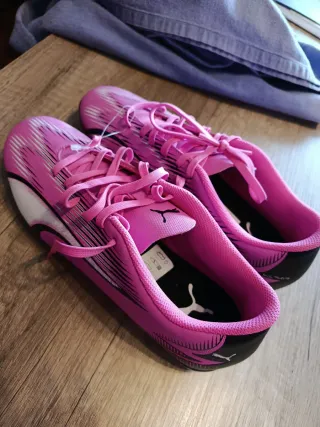 Botas de tacos Puma rosas y negras