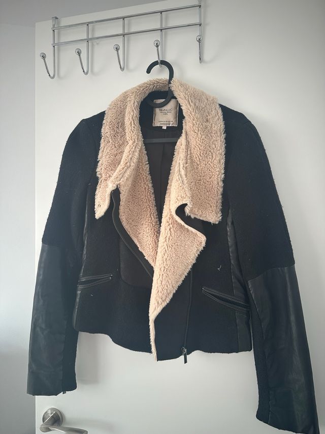 Chaqueta Trafaluc Negra y Beige