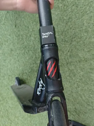 Bestial wolf Rocky Negro Rojo