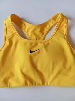Top deportivo Nike amarillo talla S
