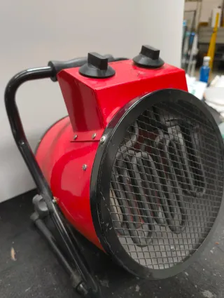 Calefactor Rojo Metálico 3000v