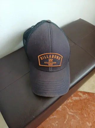 Gorra Billabong Negra y Naranja
