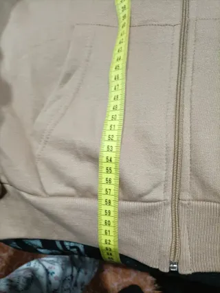 Chaqueta beige con capucha talla S unisex