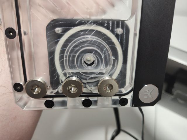 EKWB Quantum Kinetic Depósito y Bomba