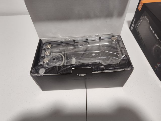 EKWB Quantum Kinetic Depósito y Bomba