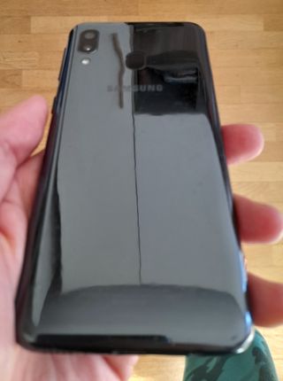 Samsung Galaxy A20e (32GB/3GB RAM)