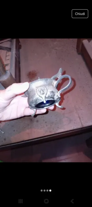 Zuccheriera antica con cucchiaino