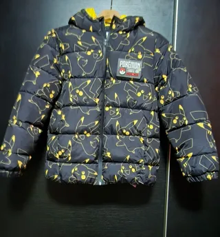Chaqueta Pokemon Niño Negra y Amarilla