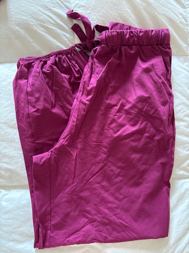 Pijama morado talla M con etiqueta