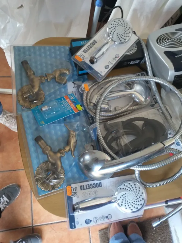 Grifo y duchas de metal