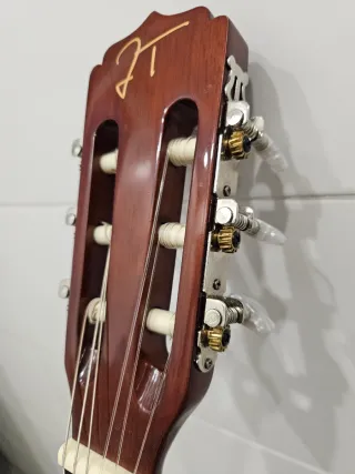 Guitarra Clásica Infantil con funda y reposapie