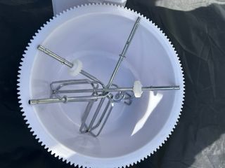 Batidora amasadora Thulos con bol.  TURBO