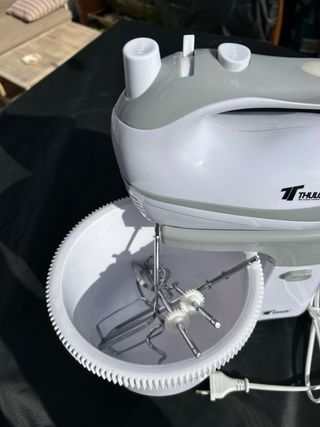 Batidora amasadora Thulos con bol.  TURBO