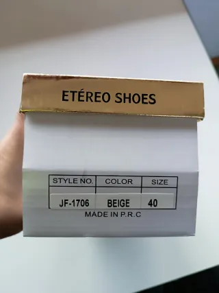 Manoletinas beige con detalle dorado