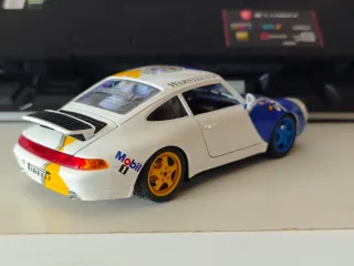 Porsche 911 Carrera 993 Bburago 1998 1/18
