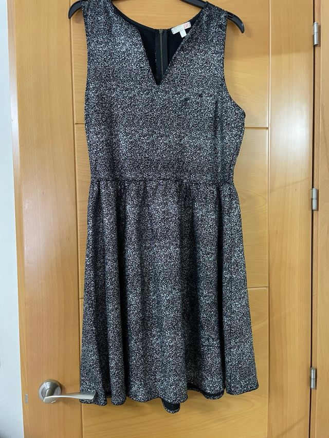 Vestido plateado y negro