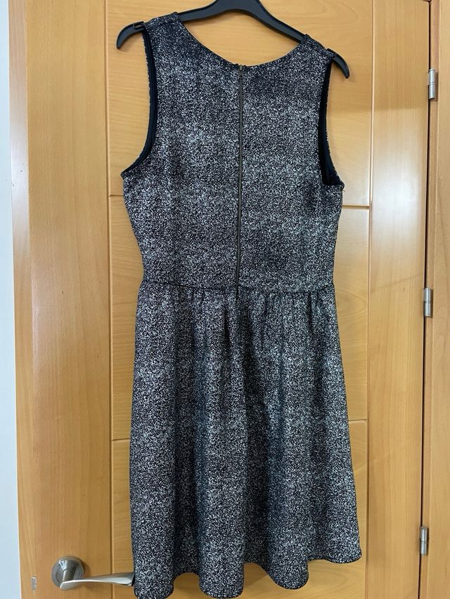 Vestido plateado y negro